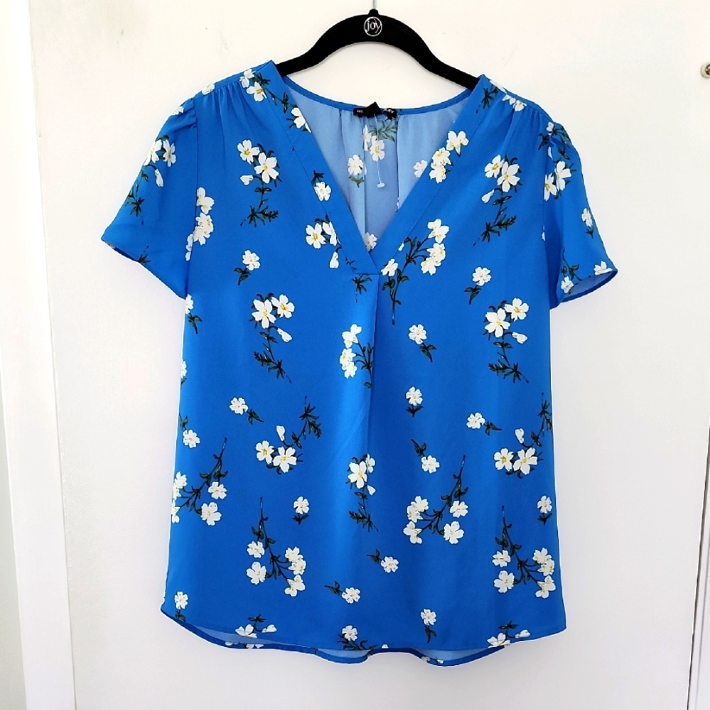Hilary Radley Blue Daisy Short Sleeve Top NWOT